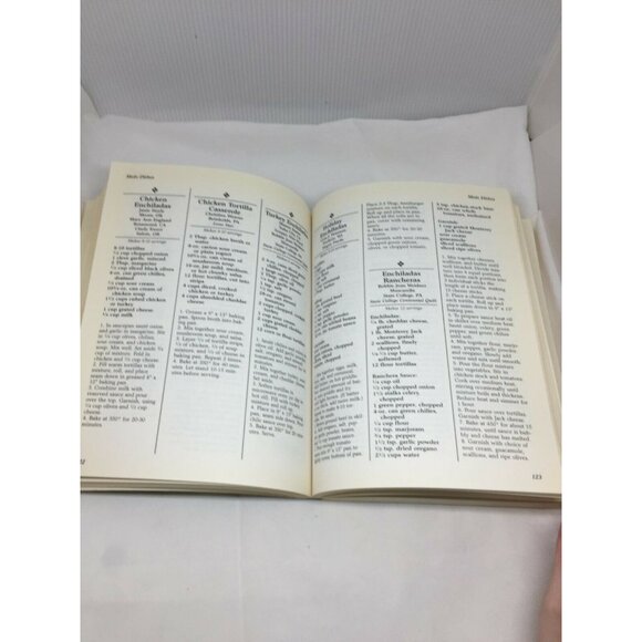 A Quilters Christmas Cookbook 1996 Recipes Desserts Main Dishes Stoltzfus Ranck - Picture 2 of 7